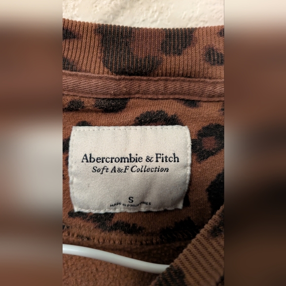 Abercrombie & Fitch Animal Print Top in Brown and Black - Picture 3 of 6